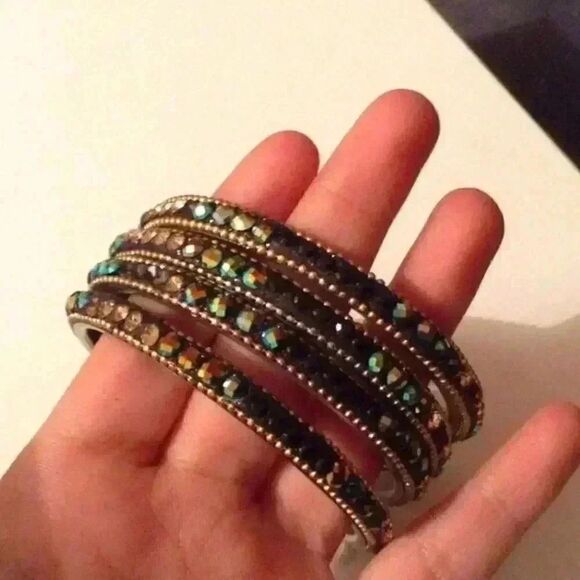 Multi color bangles can wear with any outfit - Picture 3 of 3
